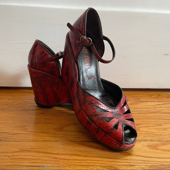 Miu Miu Vintage Platform Peep Toe Ankle Strap Sandals in Red & Black - Picture 2 of 12